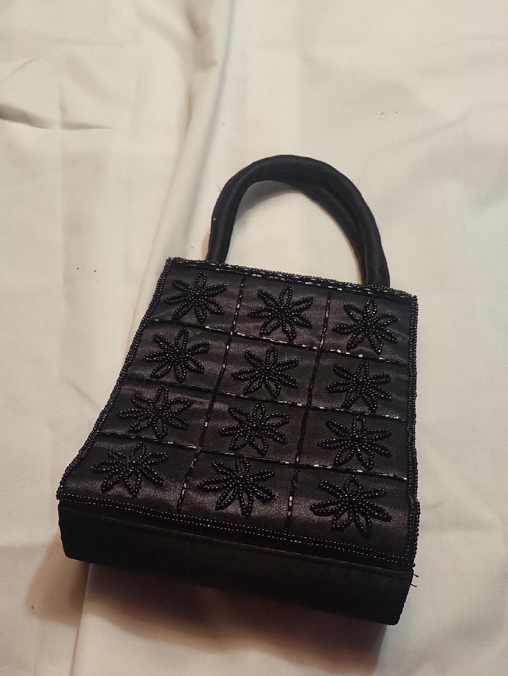 Blk beaded bag